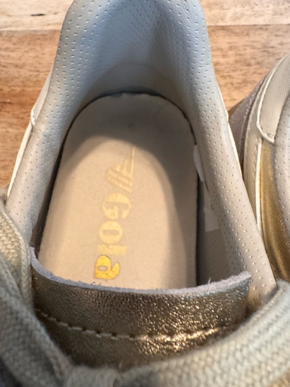 Gola Classics Viper Metallic Sneakers - Gold / Off-White - US Women's 6.5 - Picture 4 of 11